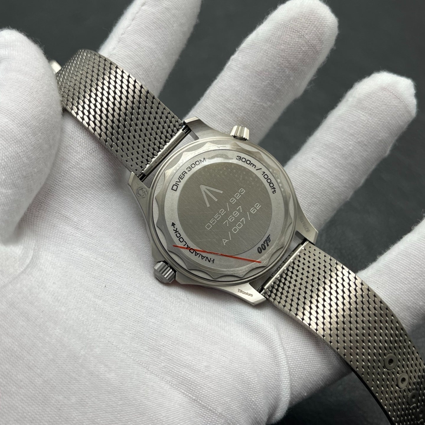 Top Version-210.90.42.20.01- Titanium - Automatic - 42mm