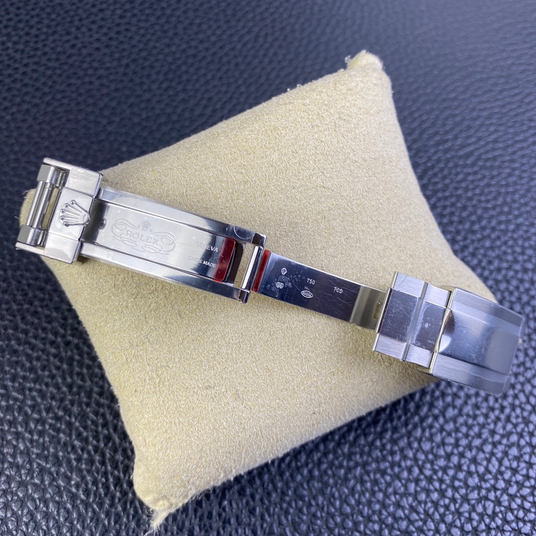 Rolex Cosmograph Daytona 40 - Black Red (Oysterflex)