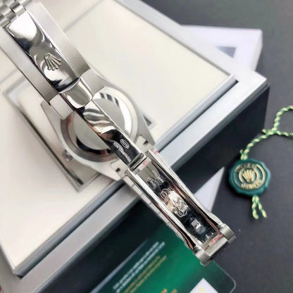 Rolex Oyster Perpetual Datejust 41, stainless steel, silver/white dial