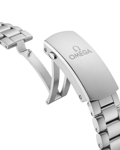 215.30.44.21.04.001- Red Ceramic bezel - 904L Steel - Automatic -43.5mm