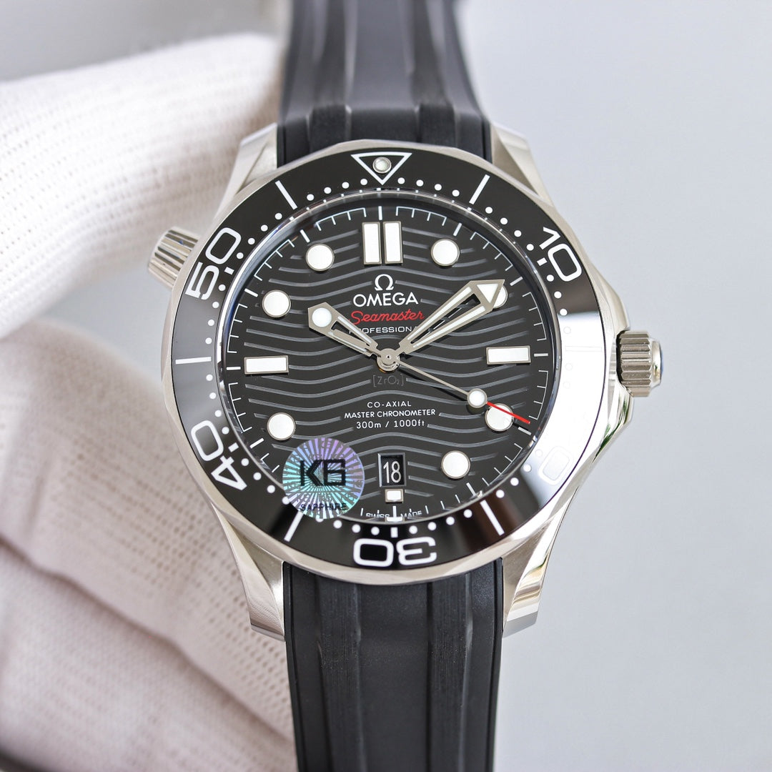 Top Version -210.32.42.20.01 - Black Rubber - Automatic - 42mm