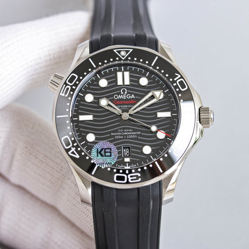 Top Version -210.32.42.20.01 - Black Rubber - Automatic - 42mm
