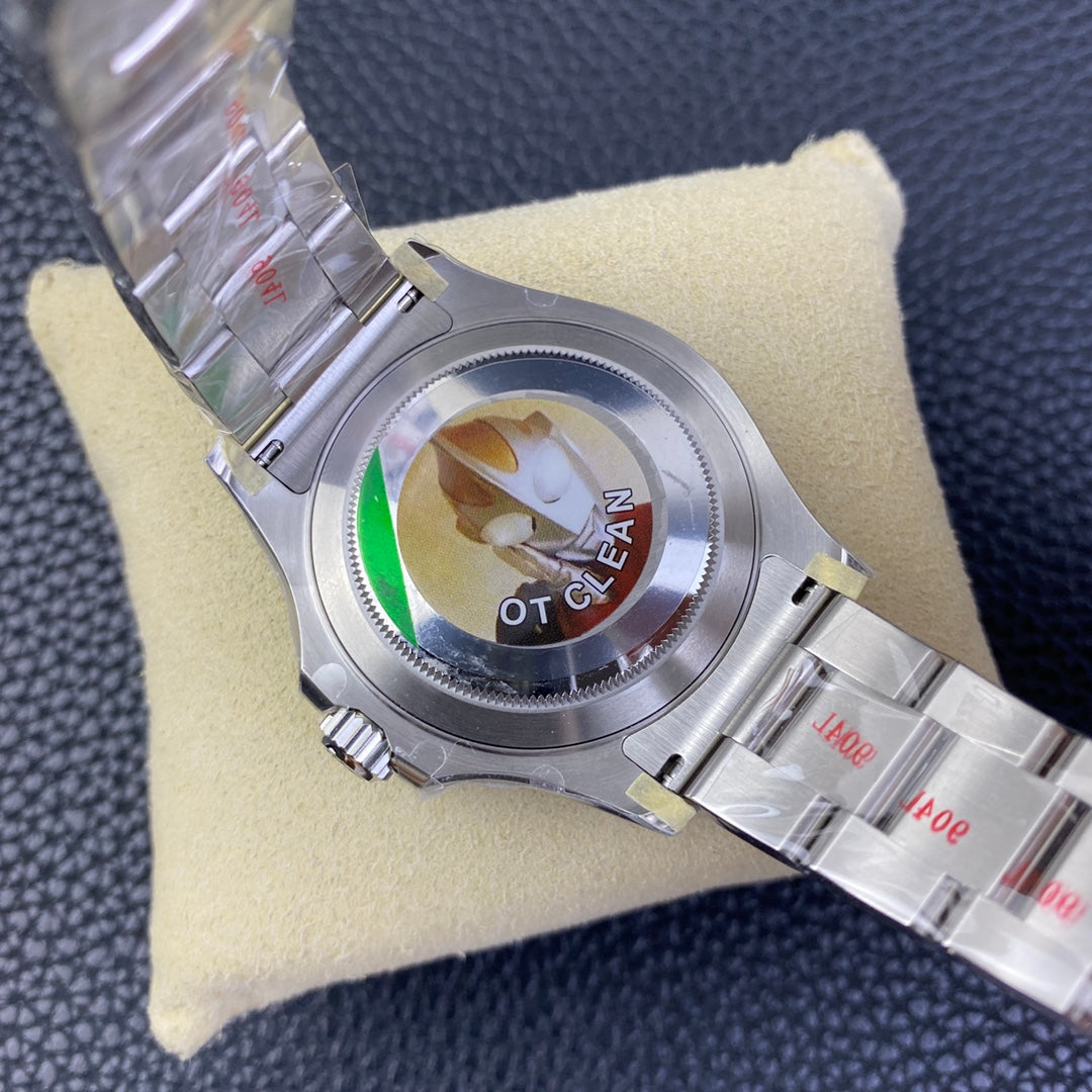 Rolex Submariner Date 40, black dial, white indexes