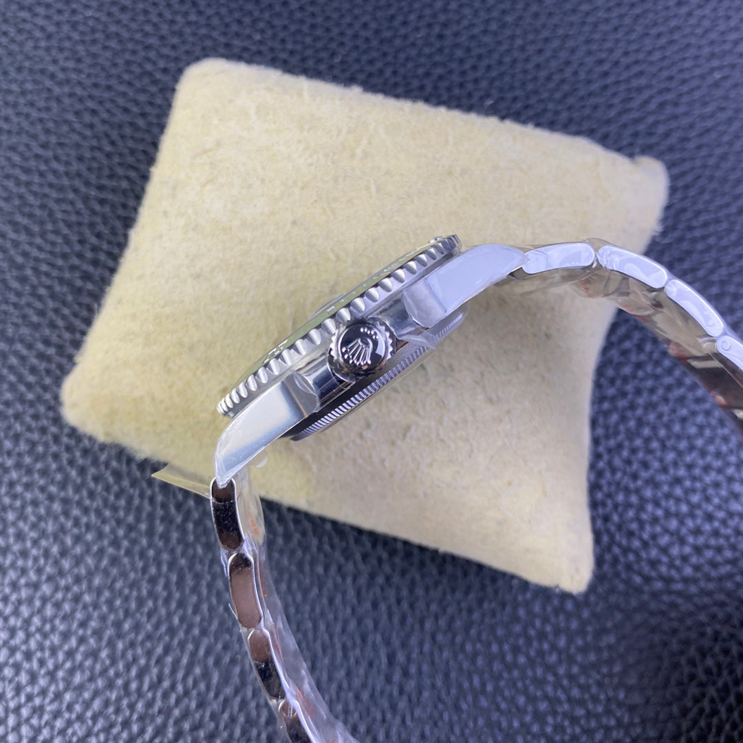 Rolex Oyster Perpetual Datejust 41, stainless steel, green dial