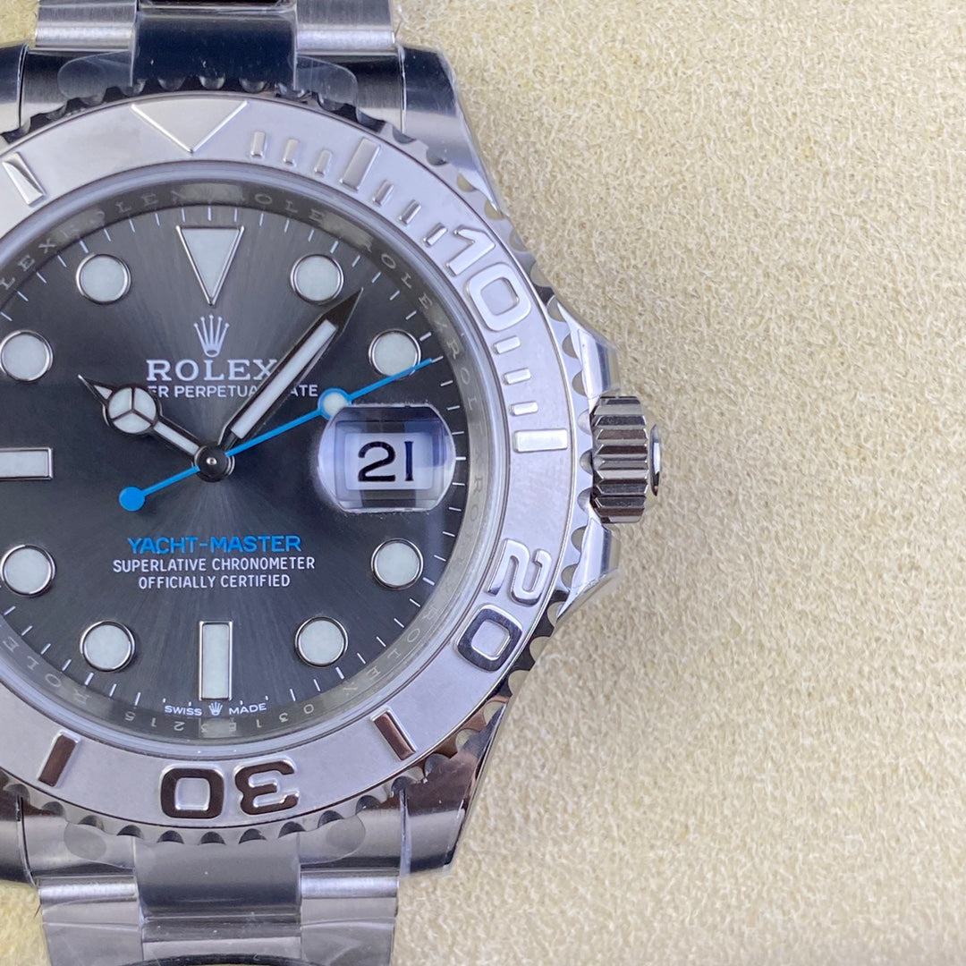 Rolex Submariner Date 40, black dial, white indexes