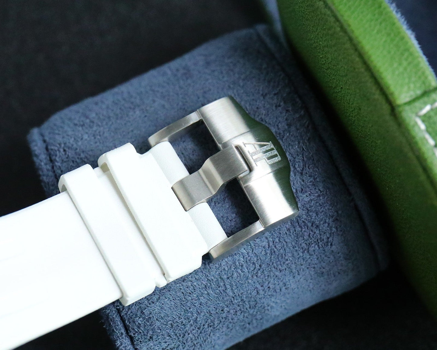 White Ceramic - White Rubber- Automatic - 42mm