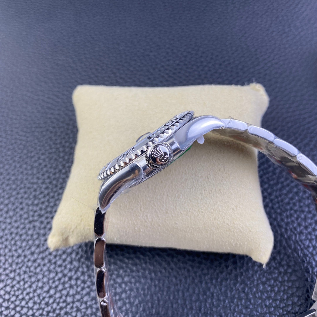 Rolex Submariner Date 40, blue dial & bezel