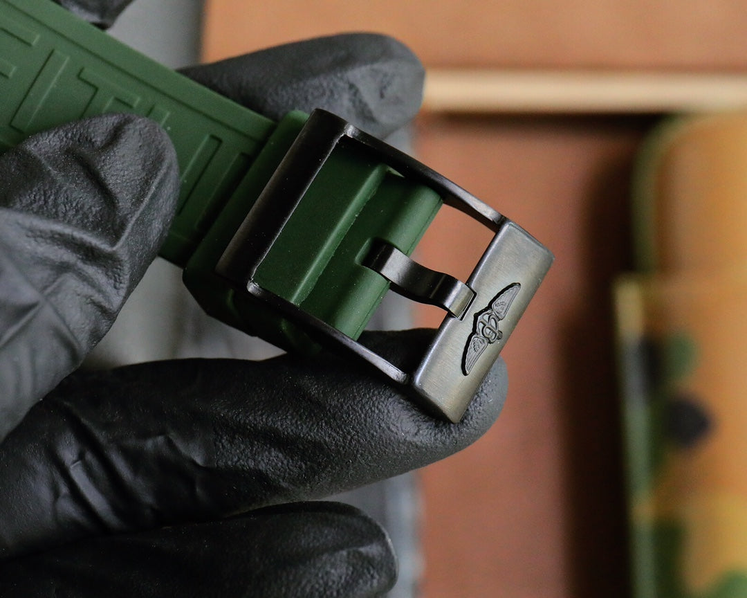 Chronograph - Black Ceramic Green- Green Rubber - Quartz - 43mm