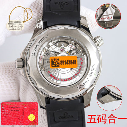 Top Version -210.32.42.20.01 - Black Rubber - Automatic - 42mm