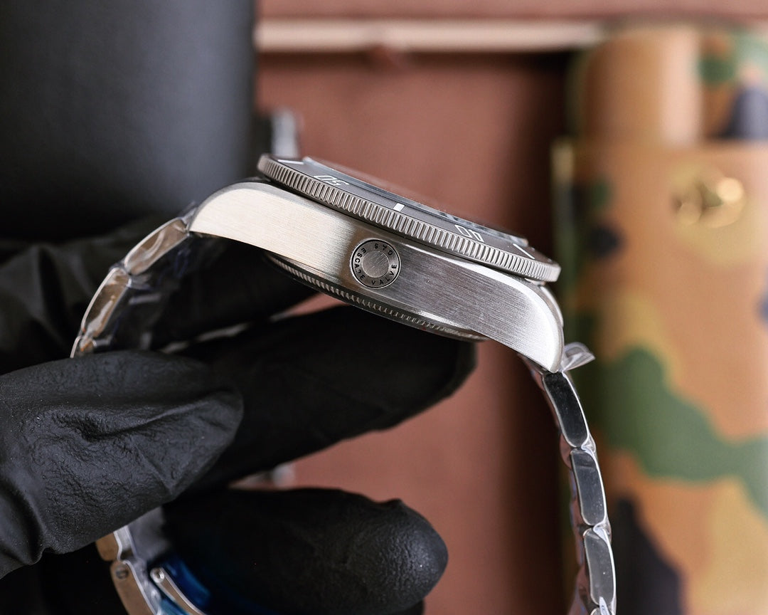 Black -Silver 904L Steel -Automatic - 42mm