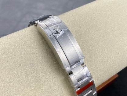 Rolex Submariner-style diver, black/white/colored variants