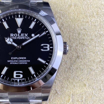 Rolex Oyster Perpetual 39, black dial