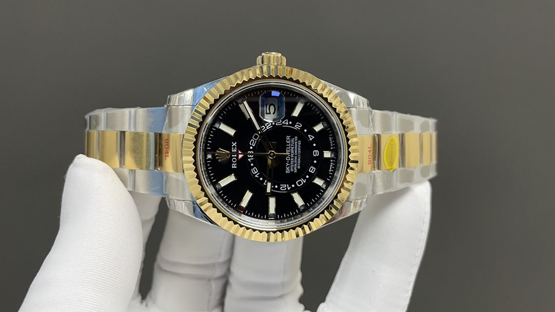 Rolex Sky-Dweller 42 - Black Silver Yellow Gold (Two-Tone)