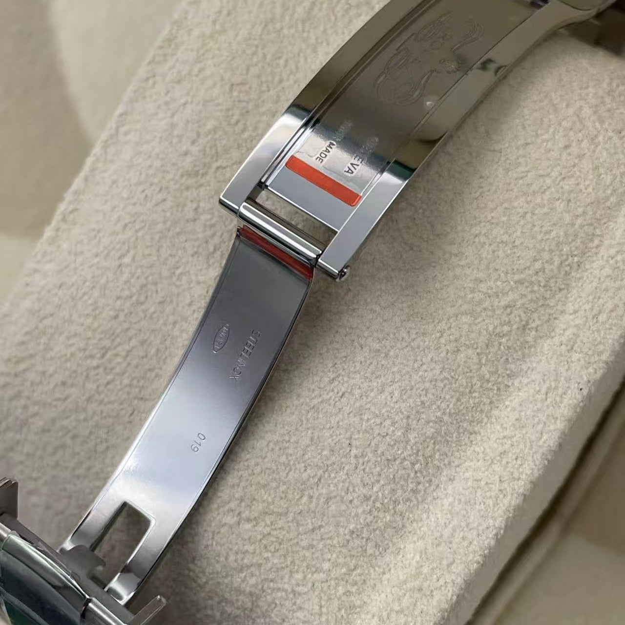 Rolex Oyster Perpetual 41, silver/white dial