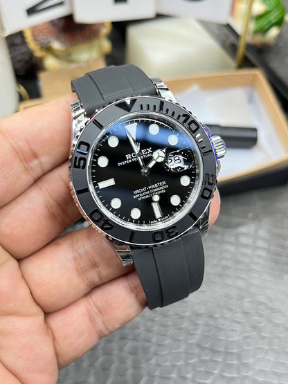 Rolex Yacht-Master 42, Oysterflex, black/white