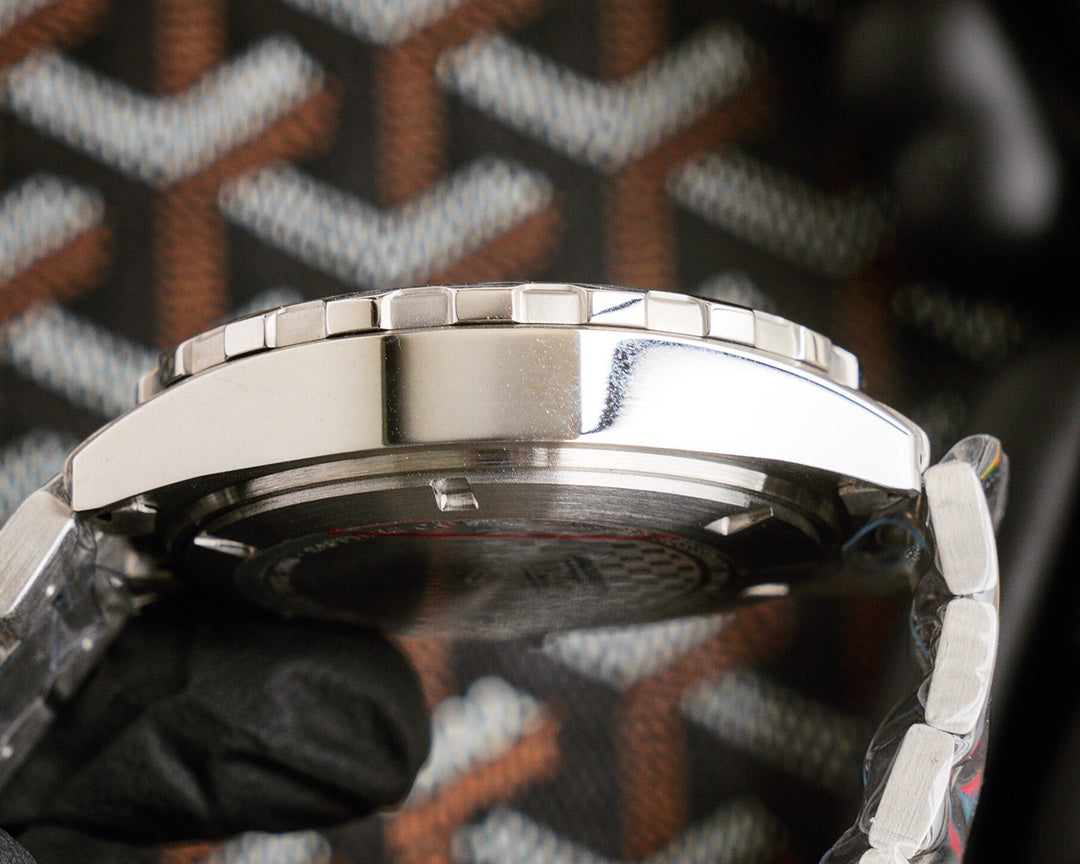 Chronograph - White 904L Steel - Quartz - 41mm