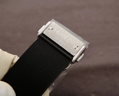 Grey Hollow 904L Steel - Black Rubber - Quartz - 42mm