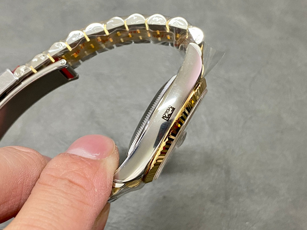 Rolex Oyster Perpetual Datejust 41 - Grey Yellow