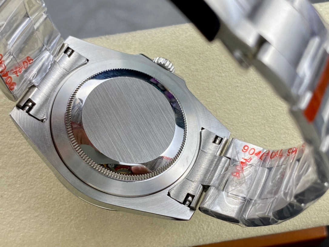 Rolex Submariner-style diver, black/white/colored variants