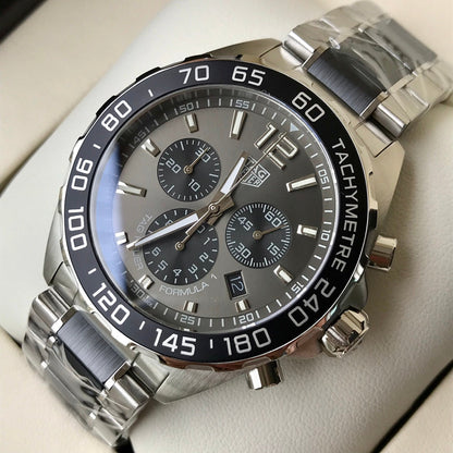 Chronograph - Silver - 904L steel - Quartz - 41mm