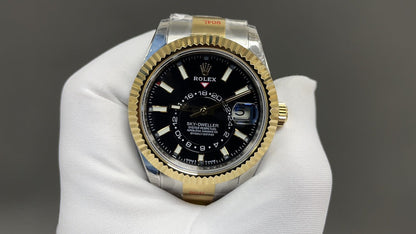 Rolex Sky-Dweller 42 - Black Silver Yellow Gold (Two-Tone)