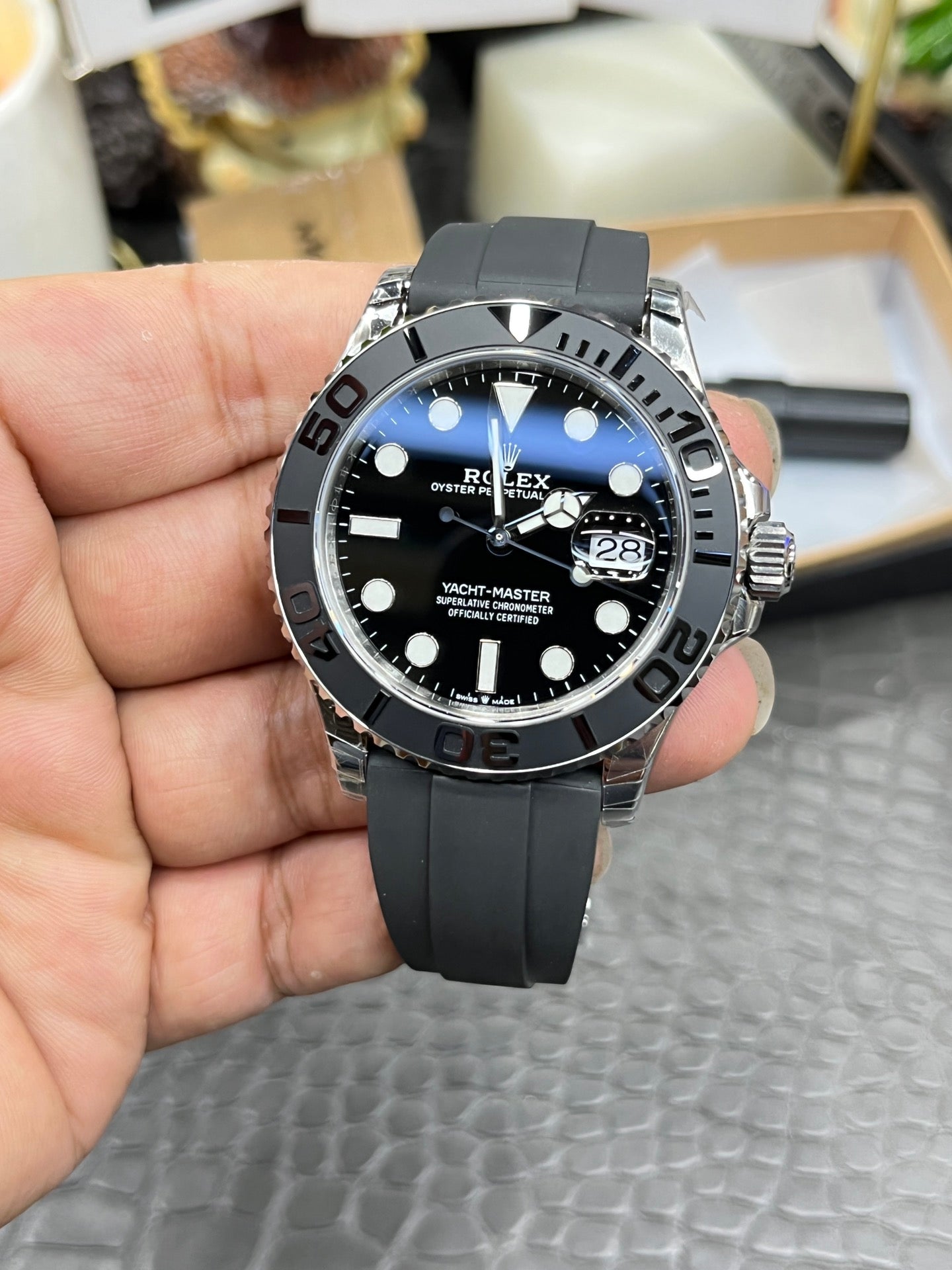 Rolex Yacht-Master 42, Oysterflex, black/white
