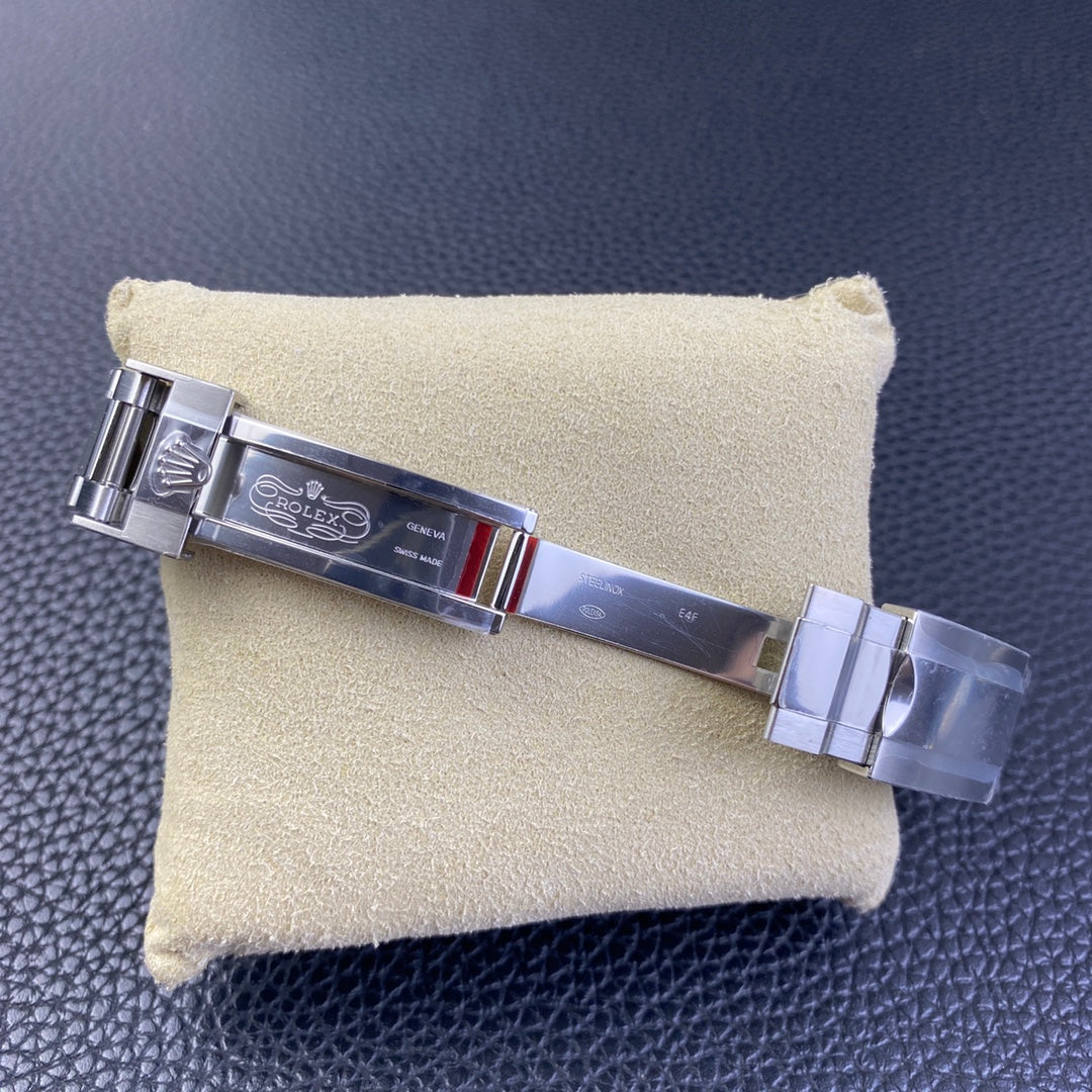 Rolex Submariner Date 40, black dial, white indexes