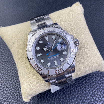 Rolex Submariner Date 40, black dial, white indexes