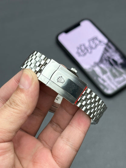 Rolex Oyster Perpetual Datejust 41, stainless steel, grey/silver dial