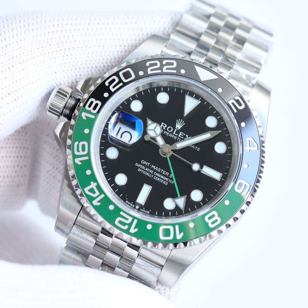 Rolex Submariner Date 40, green & black (“Hulk / Kermit” style)
